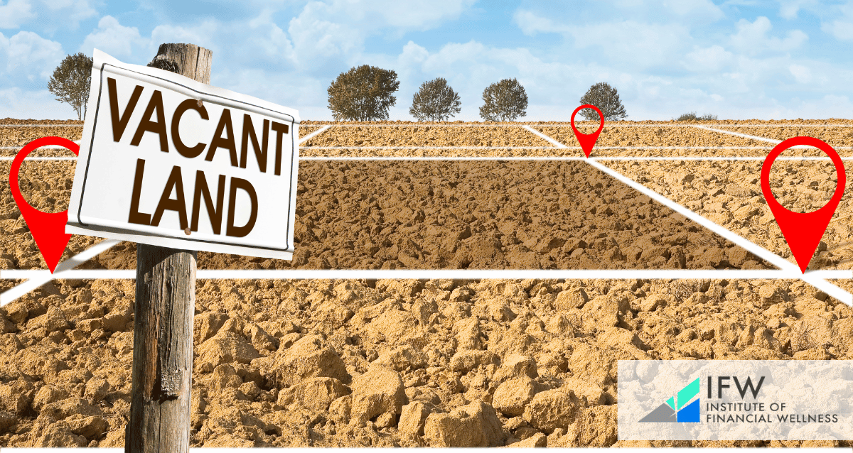 A signt hat reads "vacant land"